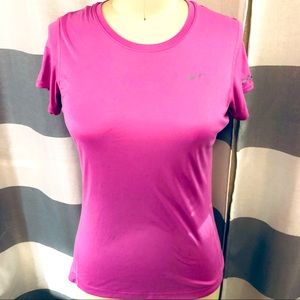 ⭐️ Nike Miler dry fit running performance t-shirt in pink and silver